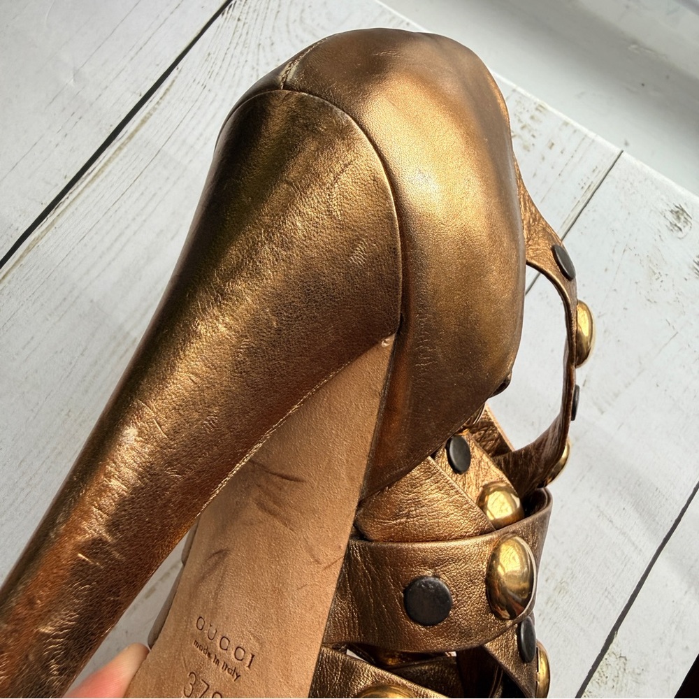 Gucci | Vintage Babouska Studded Metallic Gold Leather 5” Heels - Picture 15 of 16
